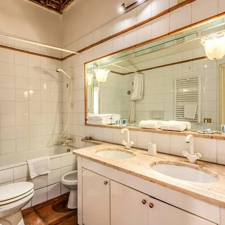 Flat With Lovely Views Near Piazza Navona * 罗马