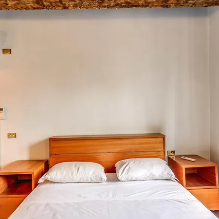 Apartment Flat With Lovely Views Near Piazza Navona