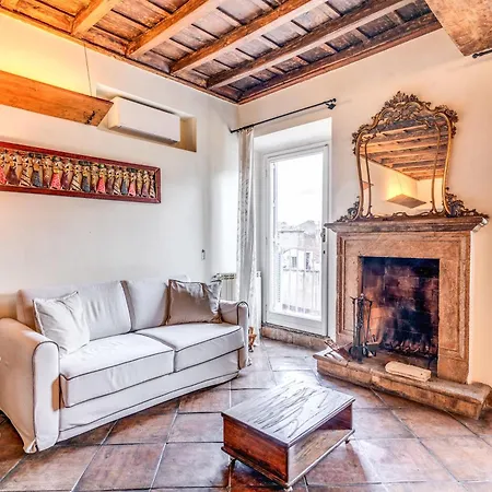 Apartment Flat With Lovely Views Near Piazza Navona Rome