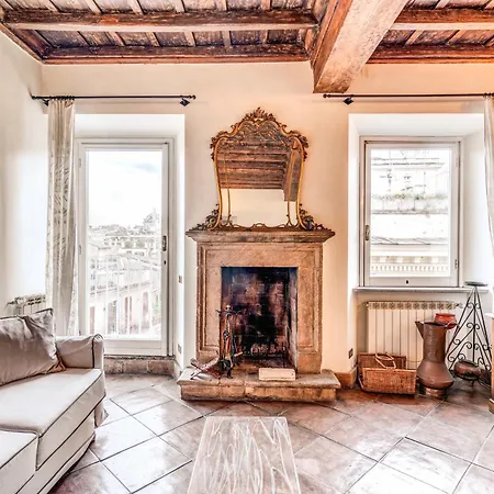 Flat With Lovely Views Near Piazza Navona