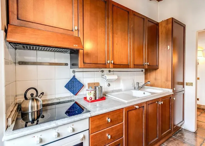 Flat With Lovely Views Near Piazza Navona Rome