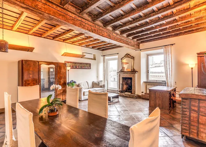 Flat With Lovely Views Near Piazza Navona *