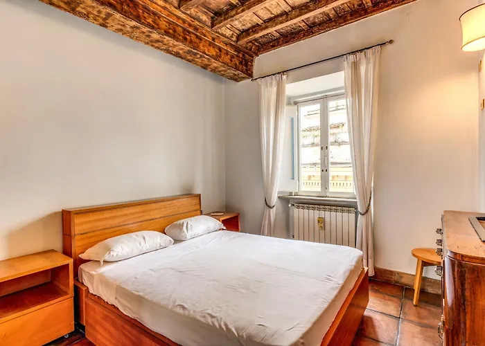 Flat With Lovely Views Near Piazza Navona Rome